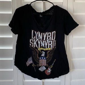 Forever21 Lynryd Skynyrd tee in size Small